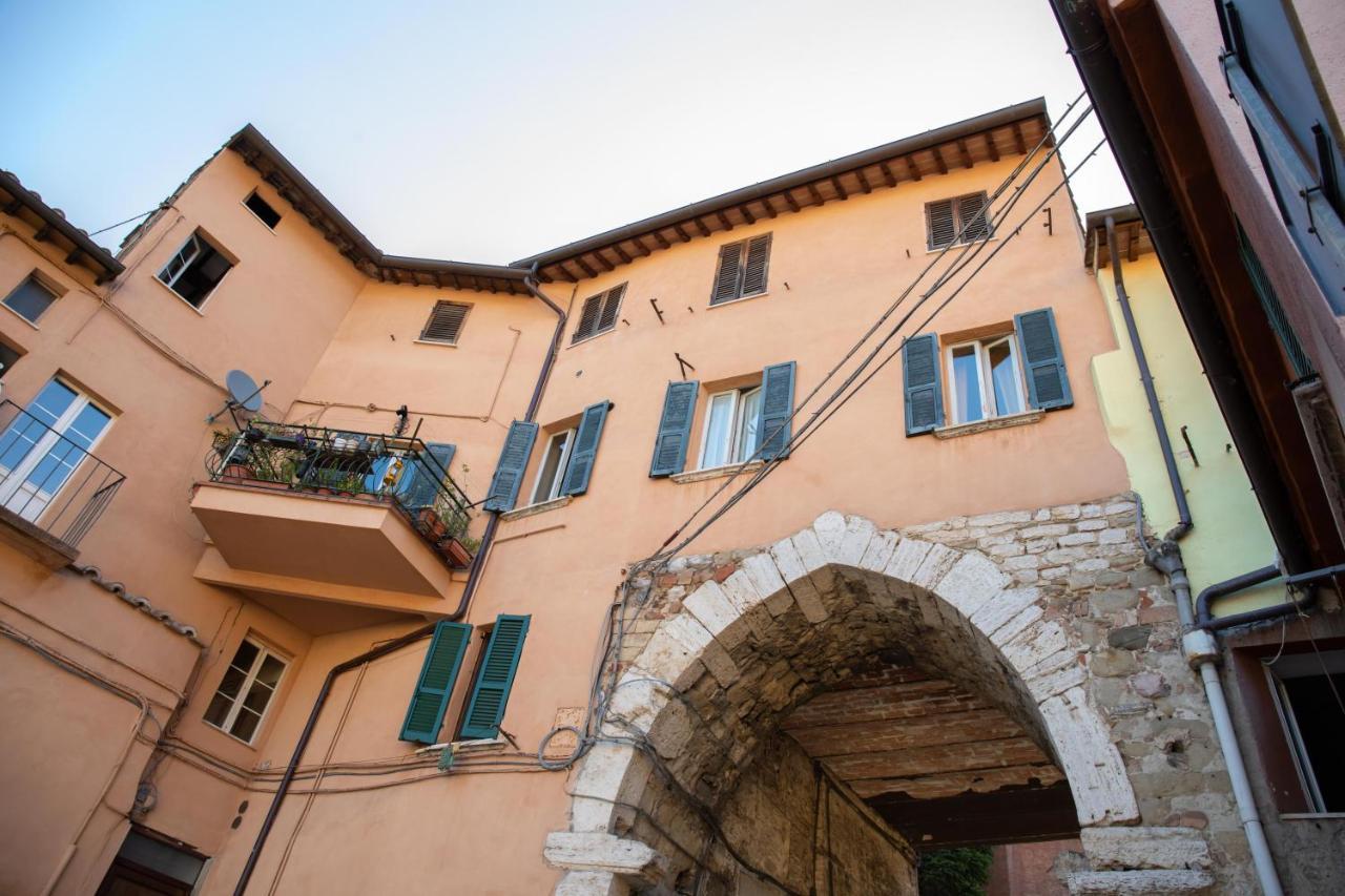 La Conca Apartment: A View On The Roman Aqueduct Perugia Exteriör bild